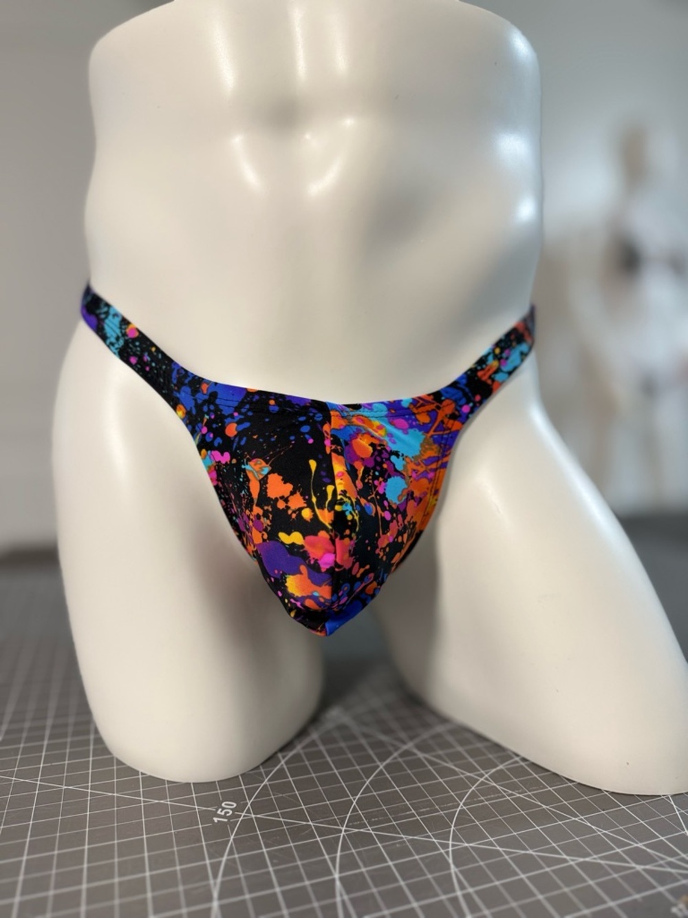 Men's Vibrant Splatter Print Bikini Brief
